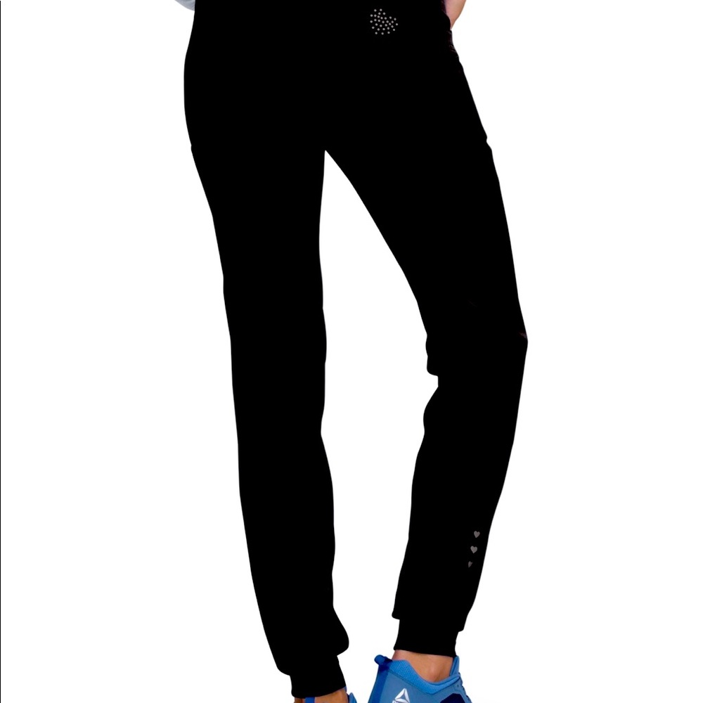 HeartSoul black break free women’s jogger scrubs